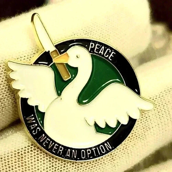 No Peace For Goose h0t pin - Picture 1 of 1
